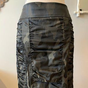 Woman New York Camo Skirt